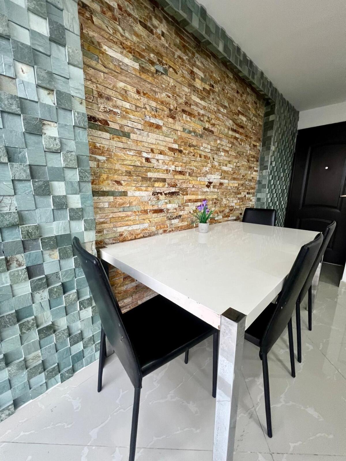 Magnificent Near Lleras And Provenza Apartamento *