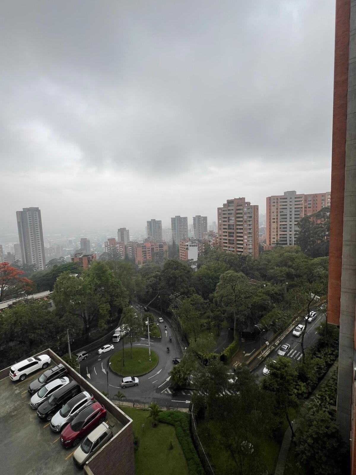 Magnificent Near Lleras And Provenza *