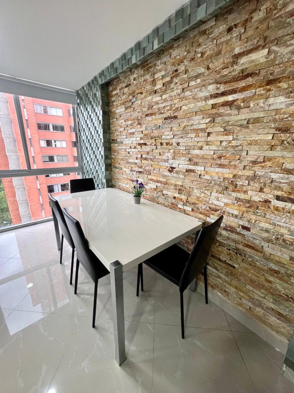 Magnificent Near Lleras And Provenza Apartamento *